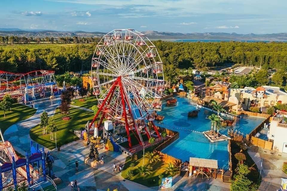 Lunasky Biograd Mobile Home Biograd Na Moru Zewnętrze zdjęcie